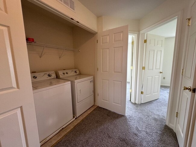 Building Photo - THREE BEDROOM TOWNHOUSE- East Penn Schools