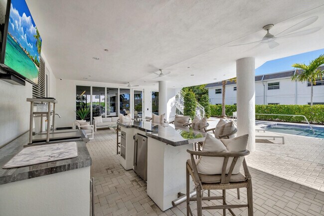 Building Photo - 612 Bayshore Dr