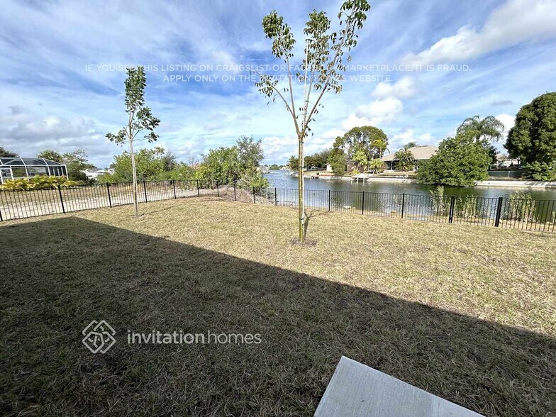 Building Photo - 509 SE 7th St