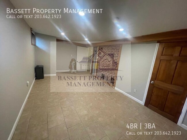 Building Photo - 135 Evergreen Ave