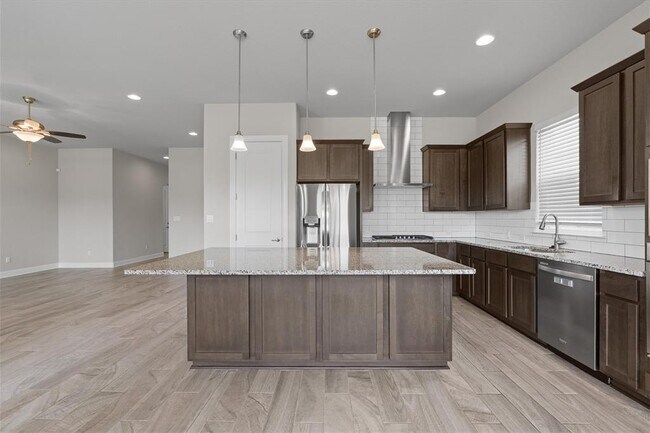 Building Photo - 4660 Katherine Dr