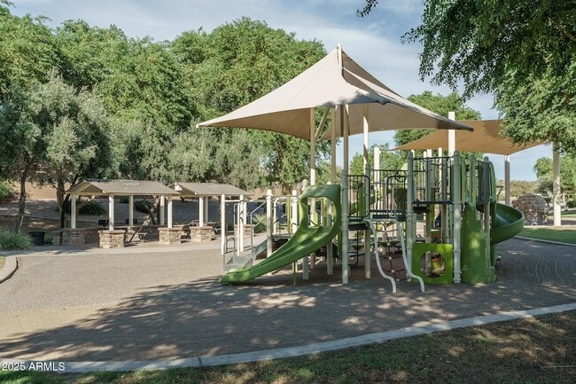 Building Photo - 14757 W Pasadena Ave