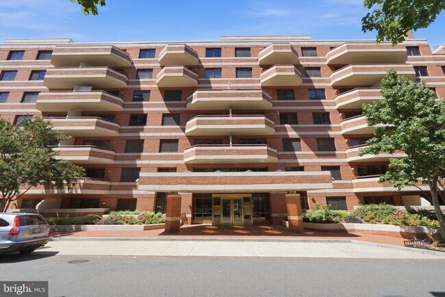 Building Photo - 2301 N St NW
