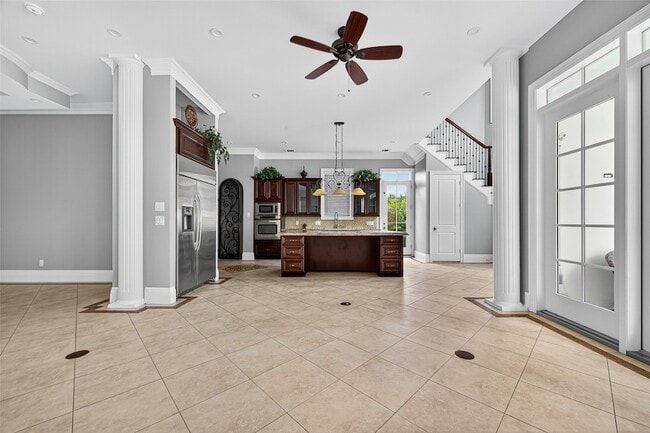 Building Photo - 3802 Louvre Ln