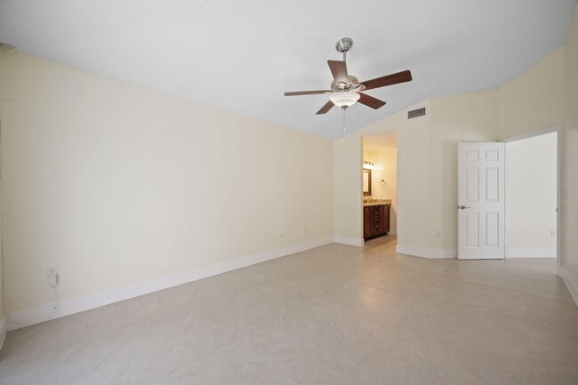 Building Photo - 13400 NW 5th Ct