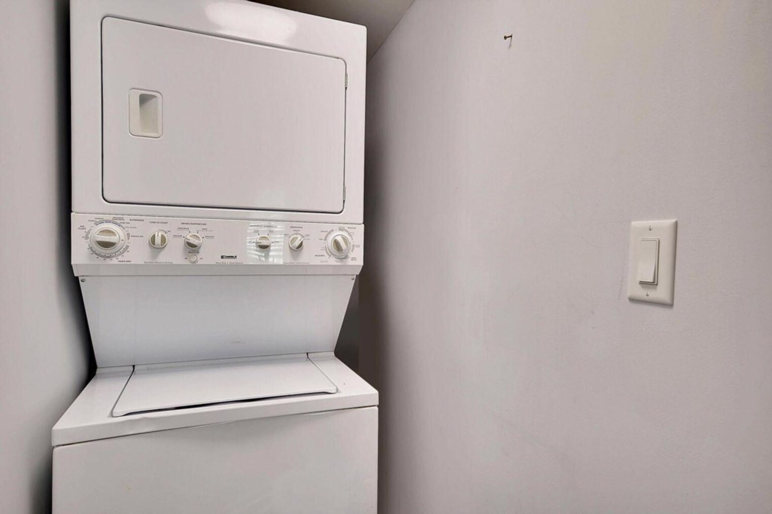 Building Photo - 169 1/2 King St