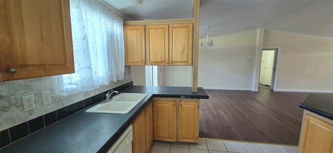 Building Photo - 24430 Oak Hollow Blvd