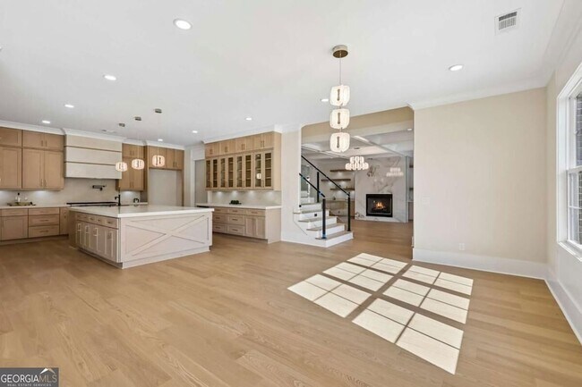Building Photo - 6222 Bridgewood Dr