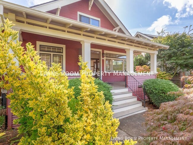 Building Photo - Craftsman Bungalow w/ Large Front Porch an...