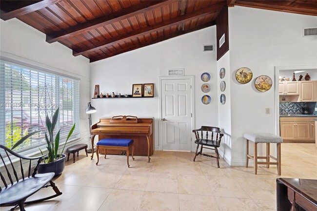 Building Photo - 2834 SW 33rd Ave