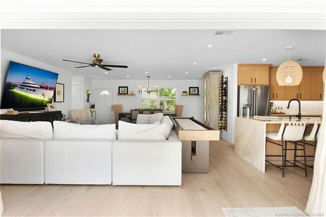 Building Photo - 1425 SW Egret Way