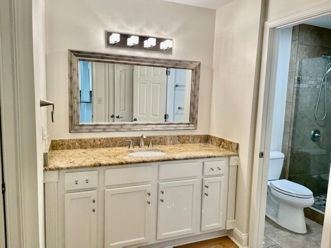 Building Photo - 5400 Park Ave