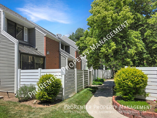 Building Photo - 975 Essex Ct Way