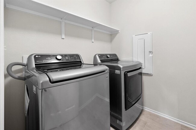 Building Photo - 10402 Abana Way