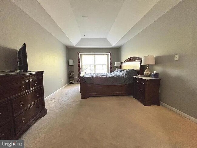 Building Photo - 233 Tall Pines Dr