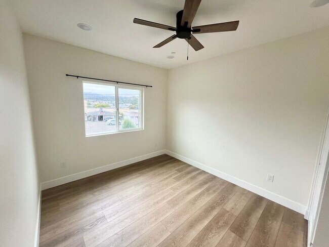 Building Photo - 669 Townsite Dr
