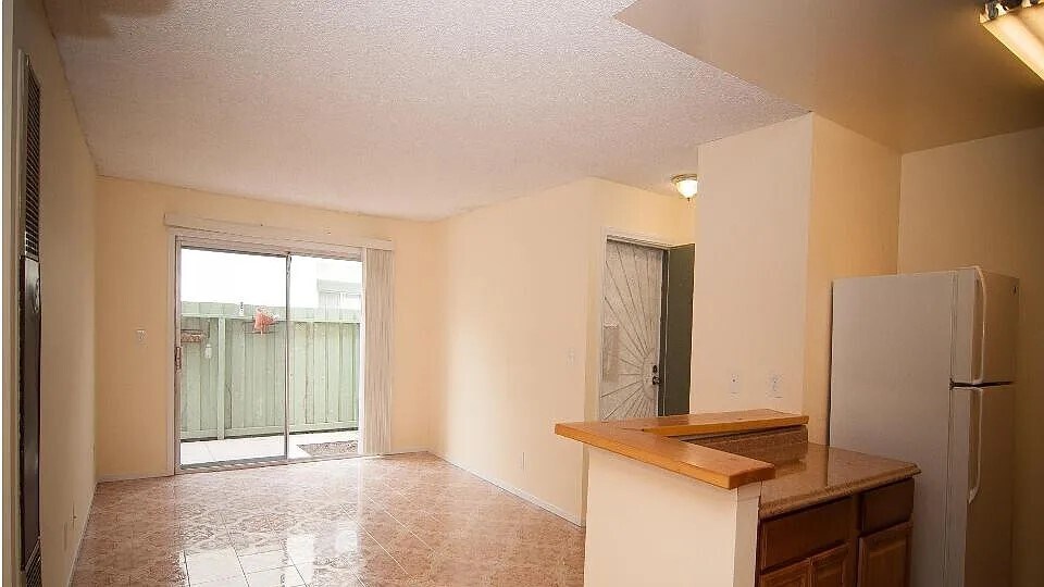 Building Photo - 2436 Bolker Dr