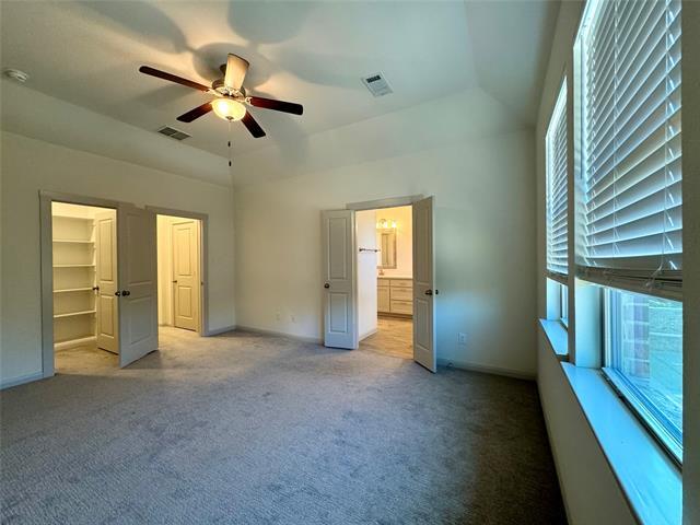 Building Photo - 1066 Fullerton Dr