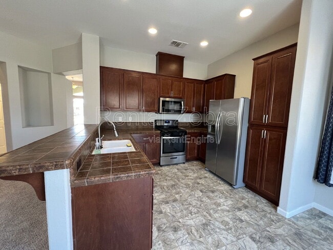 Building Photo - 335 Tashima Dr