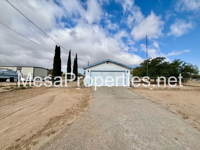Building Photo - 9964 Arroyo Ave