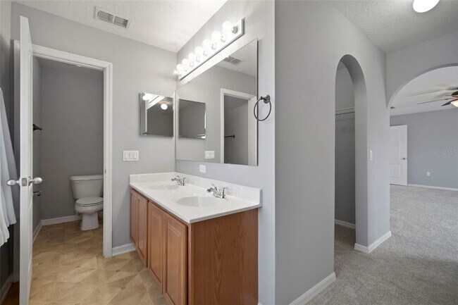 Building Photo - 1303 Alhambra Crest Dr