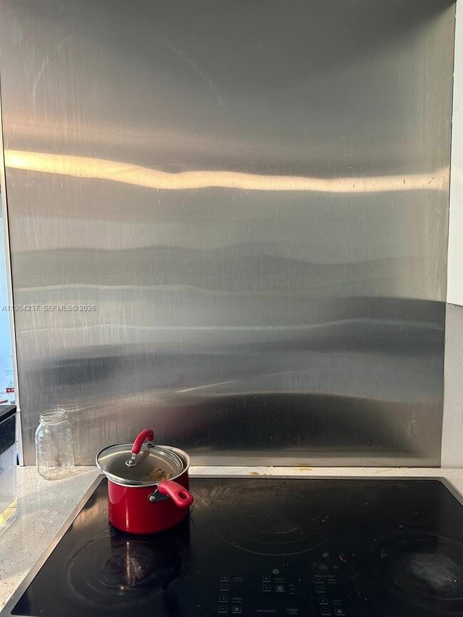 Building Photo - 3720 Inverrary Dr