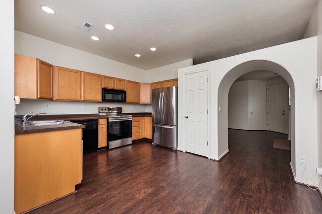 Building Photo - 1105 Haworth Dr