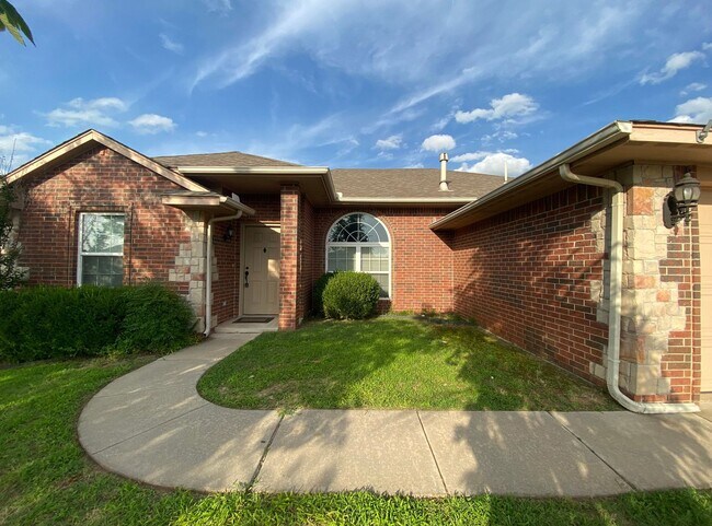 Building Photo - First Month Free!  Freshly Remodeled - New...