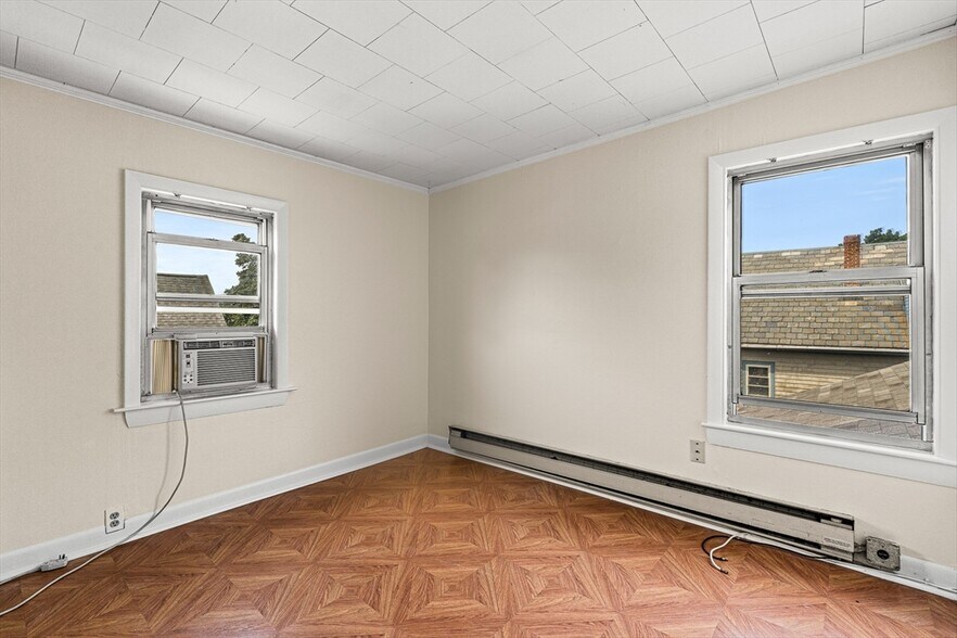 Building Photo - 49 Porter St