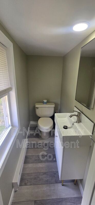 Building Photo - 580 Interchange Rd