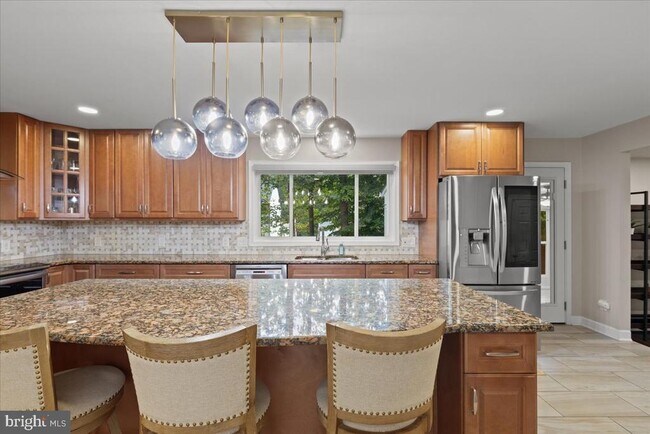 Building Photo - 9472 Lapstrake Ln