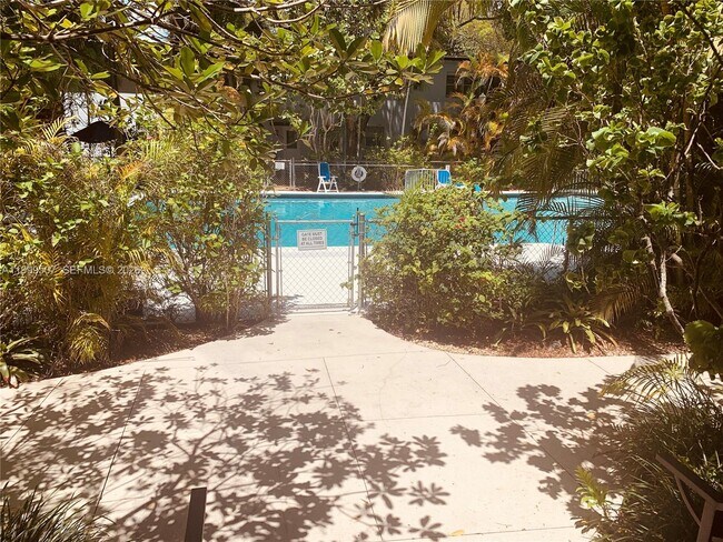 Building Photo - 5605 SW 80th St