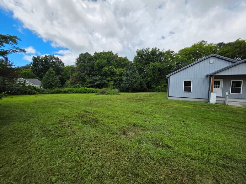 Building Photo - 2465 Hwy 43 S