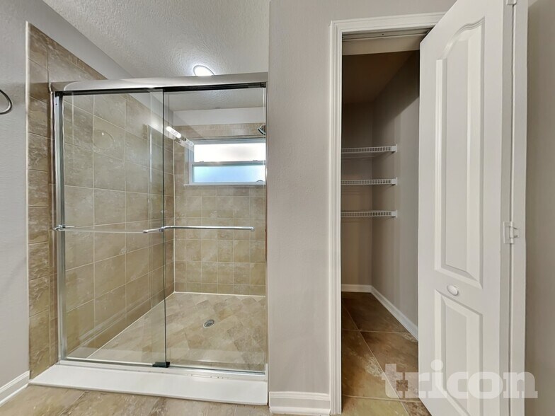 Building Photo - 8919 Weston Living Way