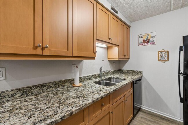 Building Photo - 3325 Bayshore Blvd