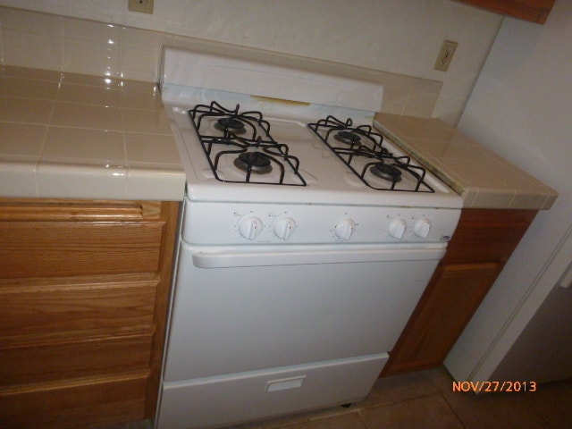 Building Photo - Cute 2 Bedroom