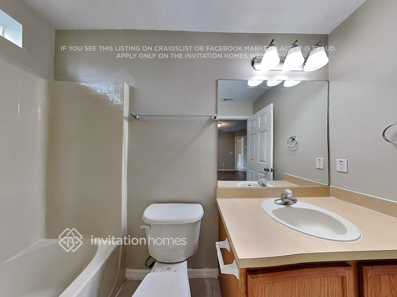 Building Photo - 1791 Oakgrove Ave