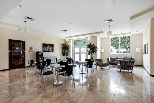Building Photo - 2475 Brickell Ave