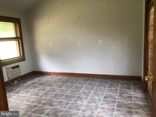 Building Photo - 16495 Pine Springs Ln