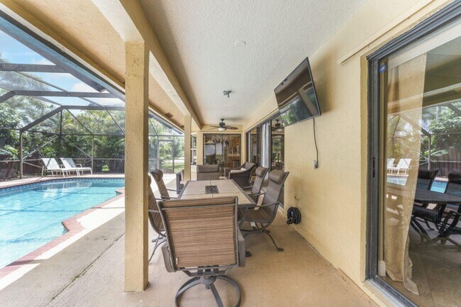 Building Photo - 13679 Callington Dr