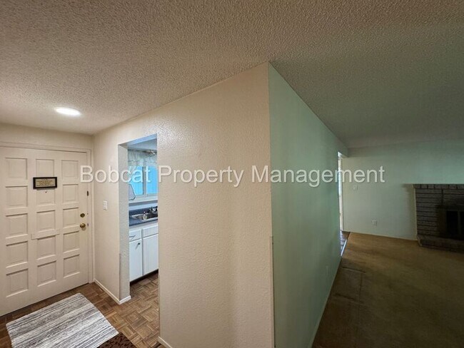 Building Photo - 1316 Stanford Dr