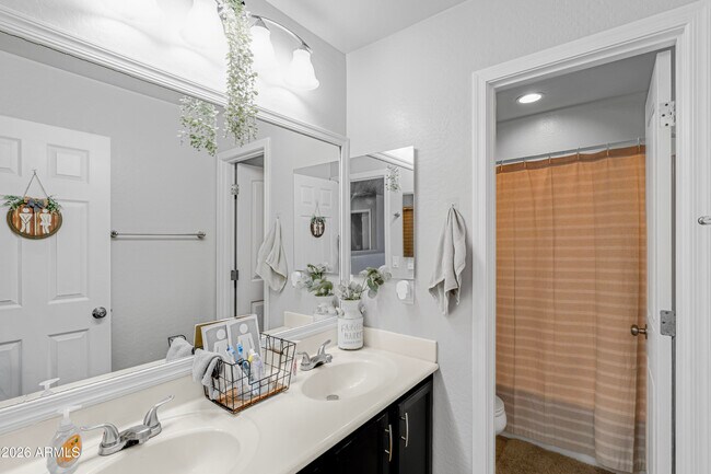 Building Photo - 40893 W Bedford Dr