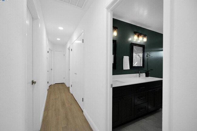 Building Photo - 55 Normandy Ln
