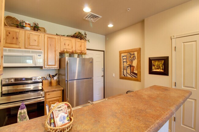 Building Photo - 2373 Quarter Horse Trl