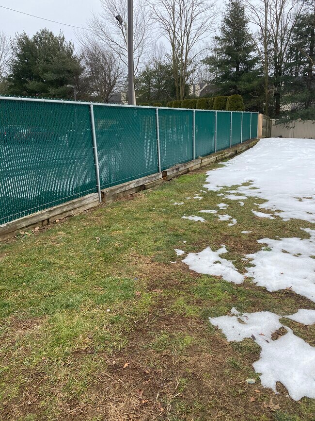 Building Photo - 674 Park Ave