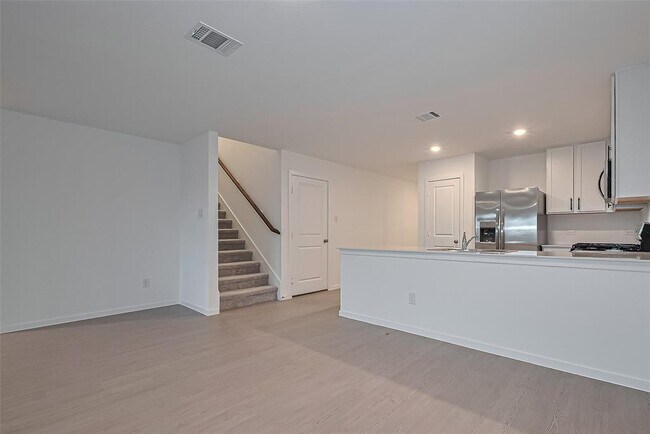 Building Photo - 27615 Village Way Dr.