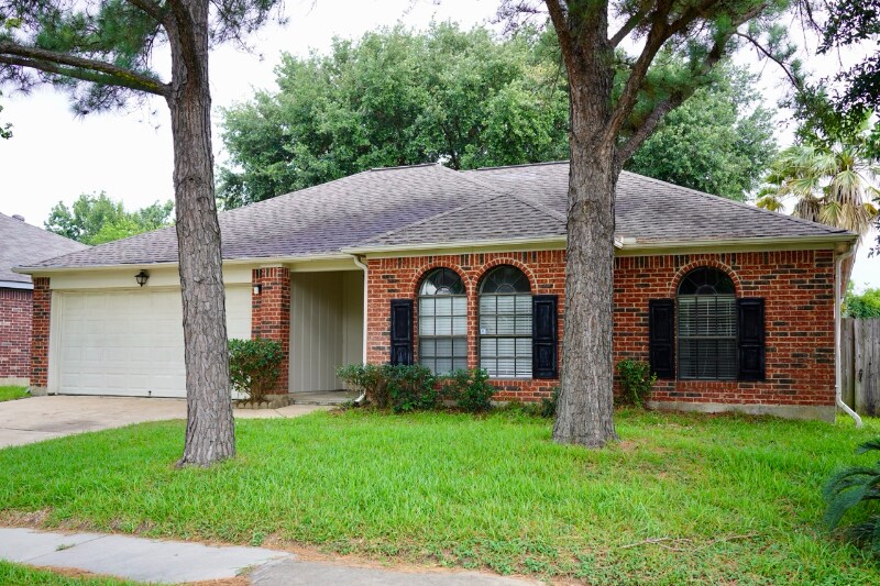 Primary Photo - 21906 Calderbrook Dr