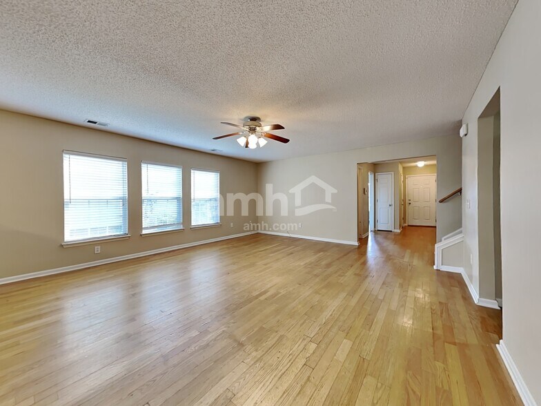 Building Photo - 4016 Broken Arrow Dr