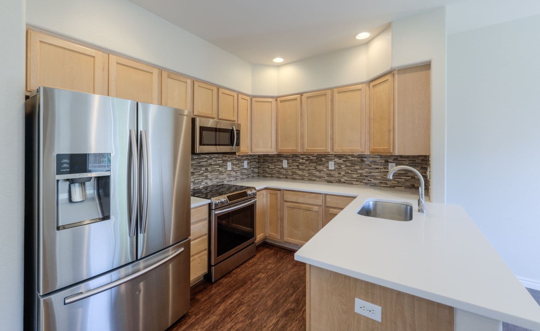 Building Photo - 835 Kane Dr