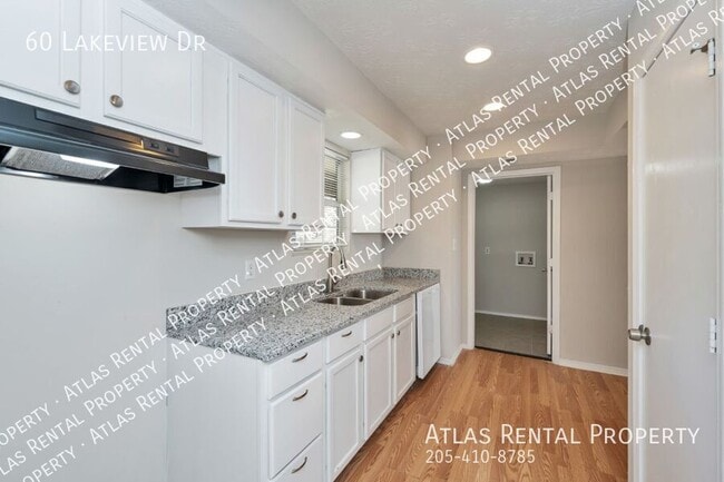 Building Photo - 60 Lakeview Dr